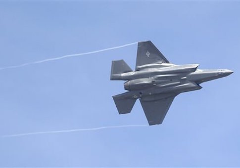 China Hacked F-22, F-35Stealth Jet Secrets