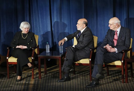 Former, Current Fed Chairs Emphasize Limitations of Monetary Policy