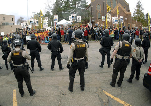 Union Chief Hammers 'Bottom-Feeding' Labor Groups for Opposing Oil Pipeline
