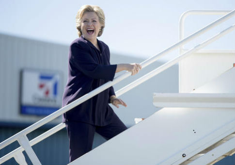 Clinton Staffers Considered Joking About Email Server the Day Before Congressional Subpoena