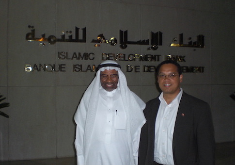 Keith Ellison's Saudi Arabia Trip Included Meetings With Radical Cleric, Bank That Funds Suicide Bombings