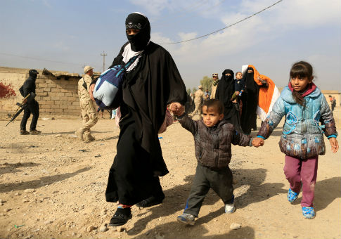 ISIS Abducts More Than 200 Near Mosul, Retreats With Thousands