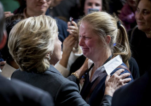 Capitol Hill Staffers, Supporters Sob as They Greet Hillary Clinton After Reid Farewell