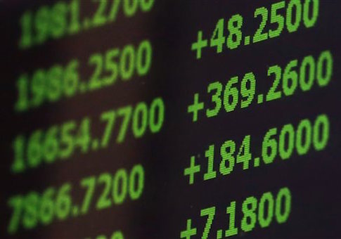 Day Traders Face Massive Pushback From Social Media, Investment Platforms