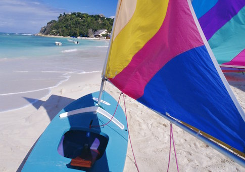 Clinton Fundraiser Abandons Politics, Crowdfunds Sailing Lessons