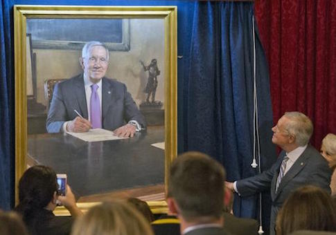 Harry Reid Paid Former Staffer $7,000 From Campaign Funds to Paint Capitol Portrait