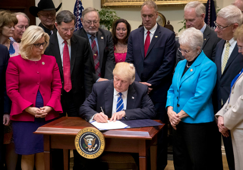 Trump Ends Obama Contracting Rule