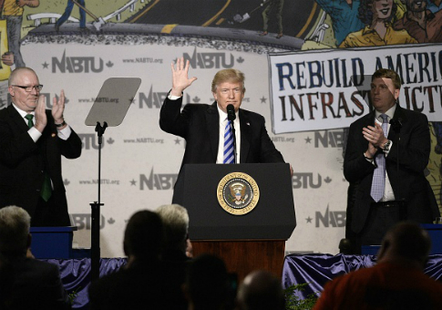 Trump Woos Unions That Backed Clinton With Infrastructure, Trade Policy