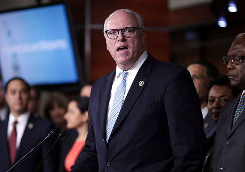 Crowley on Pelosi Criticism of Worker Bonuses: $1,000 Isn't 'Chump Change'