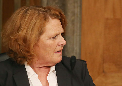 Heitkamp Becomes First Democrat to Back Pompeo for Secretary of State