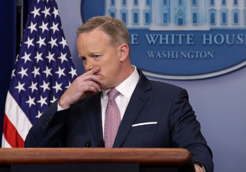 Spicer Reportedly Hid From Reporters Behind Bushes on White House Grounds