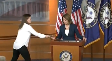 After Aide Hands Her a Note, Nancy Pelosi Realizes the Embarrassing Mistake She Just Made
