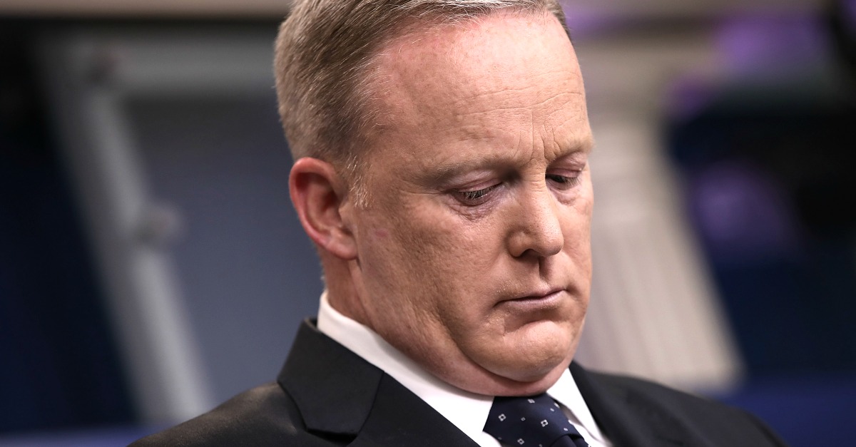 These Tweets Show How Everyone Feels About Spicer's Resignation