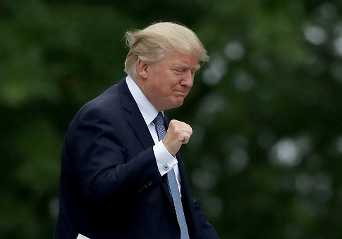 Trump Tweets Attacks on Mainstream Media, Touts Accomplishments
