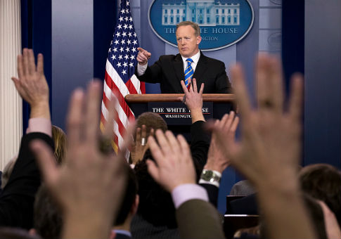 Spicer to Hold First Briefing in Nearly Three Weeks