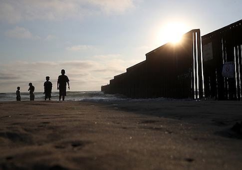 White House Offers to Legalize 'Dreamers' for Border Security, Tighter Immigration Standards