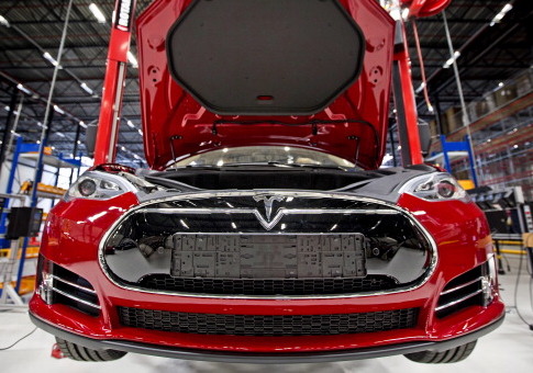 Labor Takes Aim at Tesla in Private Letter to CA Dems