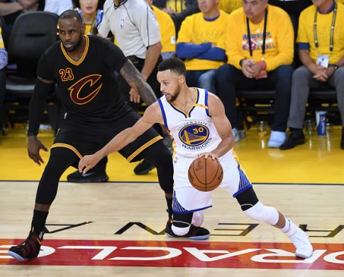 LeBron James Slams Trump After He Rescinds White House Invitation to Stephen Curry