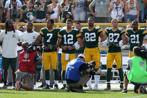 Packers Players Ask Fans Attending Thursday's Game to Lock Arms During National Anthem