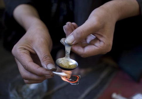 Report: Opioid Epidemic Strikes Unmarried, Uneducated Worst