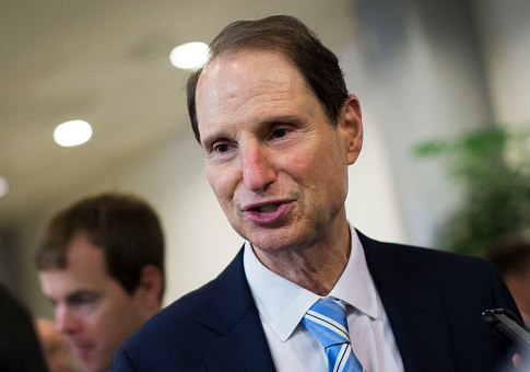 Wyden Tries to Stop Momentum Behind Bipartisan Sex-Trafficking Bill