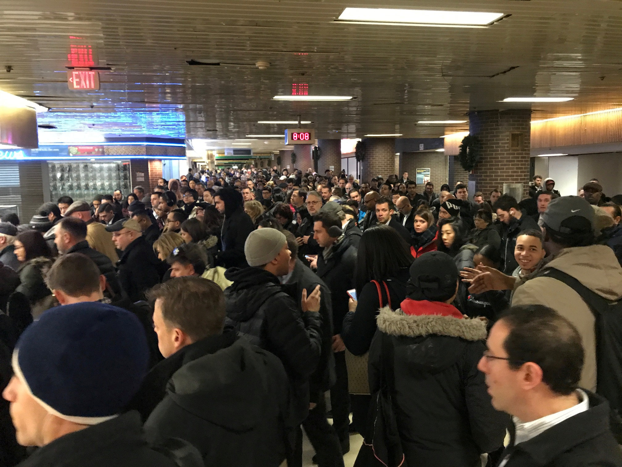New York Police Responding to Explosion in Manhattan