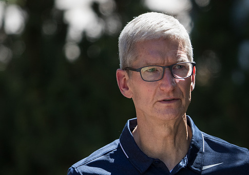 U.S., French Officials Scrutinize Apple Over Handling of iPhone Battery Issues