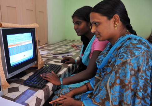 Feds Spend $50,000 to Get More Women Blogging in India
