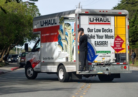 Illinois, New Jersey, and New York Are Top States For Outbound Moves in 2017