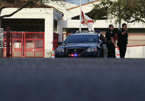 Report: Four Sheriff's Deputies Stood Outside During Florida School Shooting