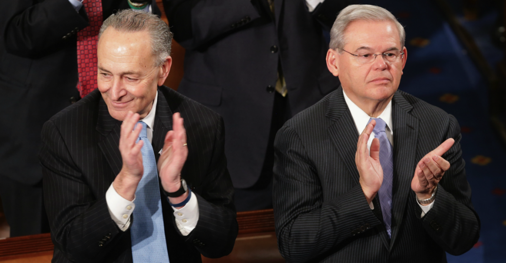 Top Senate Dem 'Severely Admonished' for Accepting Gifts from Donor Convicted of Fraud