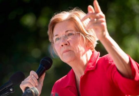 Warren Scolded by Iowa Voter Over DNA Test, Says 'I'm Not a Person of Color' but I Can't Stop Trump From 'Hurling Racial Insults'