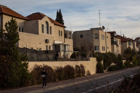 Israeli Leaders Rebuke Airbnb for Removing Listings in West Bank Settlements