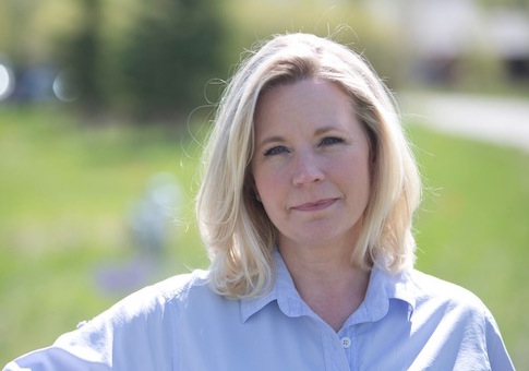 Liz Cheney Slams Sanders After He Attacks Her Father: 'Your Dick Cheney History Is as Defective as Your Economic Policy'
