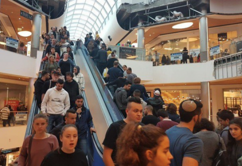 Israel Adopts Black Friday, Overwhelming Stores and Credit Card Companies