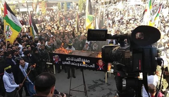 Palestinians Put Trump's Face on Coffin and Set It On Fire