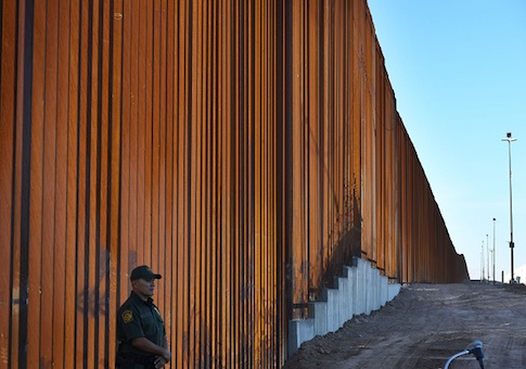 Residents of Town Behind 30-Foot-Tall Border Wall Unworried About Immigration, NYT Says