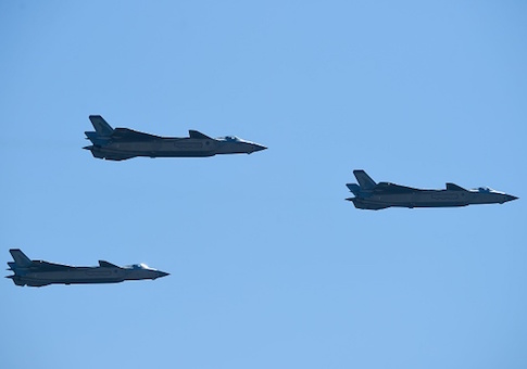 Inside the Ring: Chinese Jet Shows Off U.S. Technology