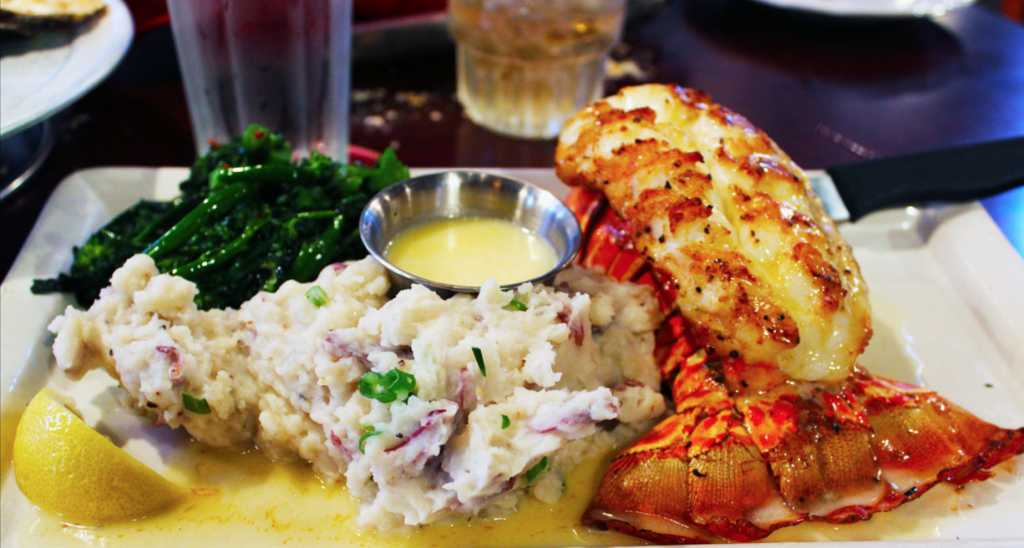 Feds Pay Millions for Lobster Tail, Booze, Toys in End of Year Spending Binge