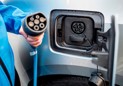 Electric Cars Might Not Even Lower Carbon Emissions, Report Finds