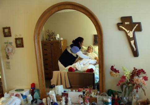 Health Aides Want Union Hands Off