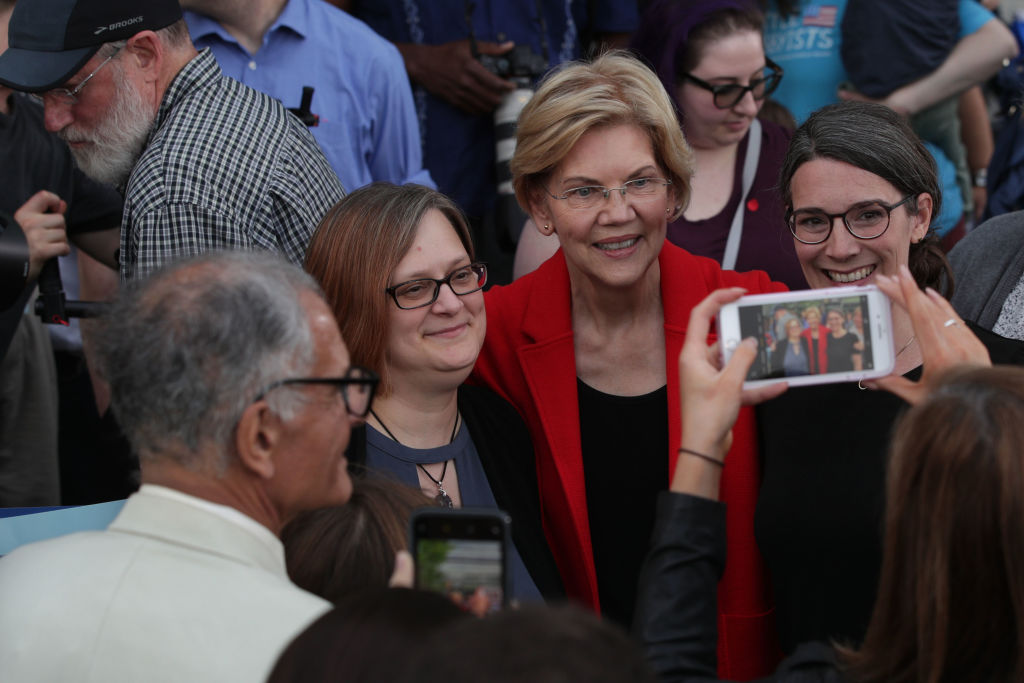 OUT OF TOUCH: Big Tech Antagonist Elizabeth Warren Doesn't Know What 'Selfie' Means