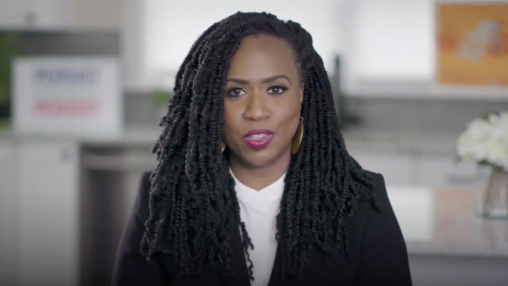 Pressley Splits From Fellow 'Squad' Members and Endorses Warren