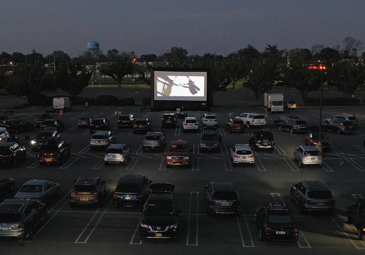 Portland Film Center Cancels 'Kindergarten Cop' Screening Over Positive Portrayal of Police