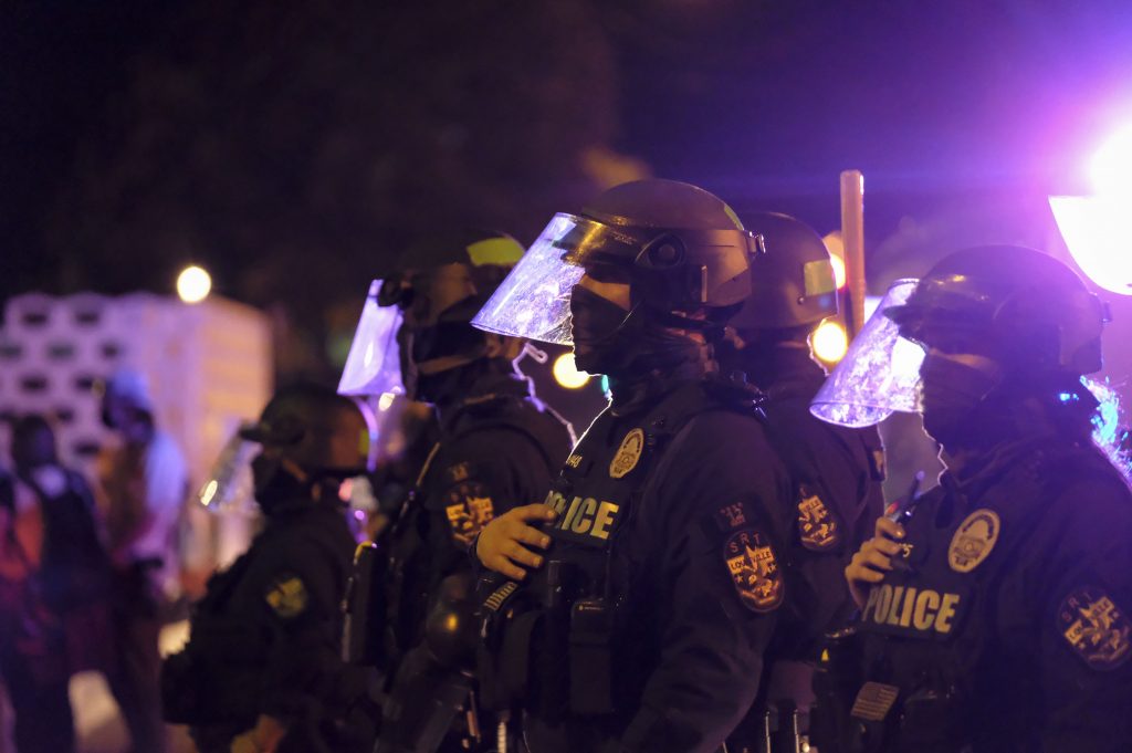 America Has Fewest Cops in a Quarter Century, Data Find