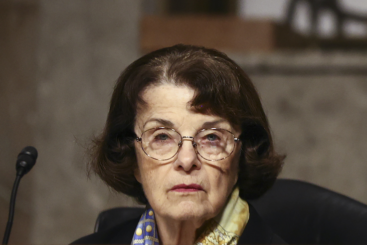 Former Senate Colleague Suggests Dianne Feinstein Should Step Aside