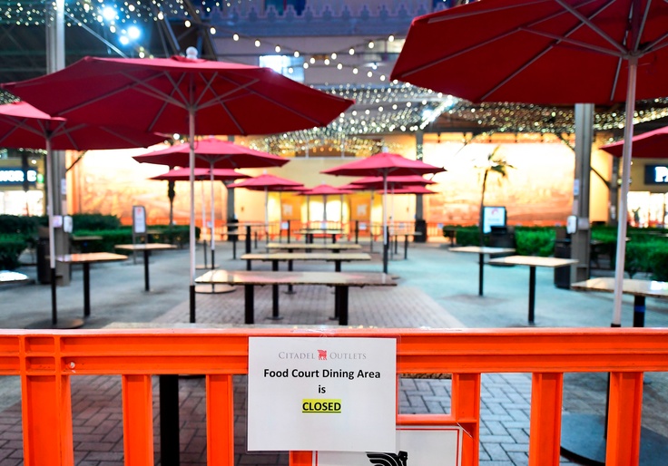 LA Democrat Dines Outdoors After Voting to Ban Outdoor Dining