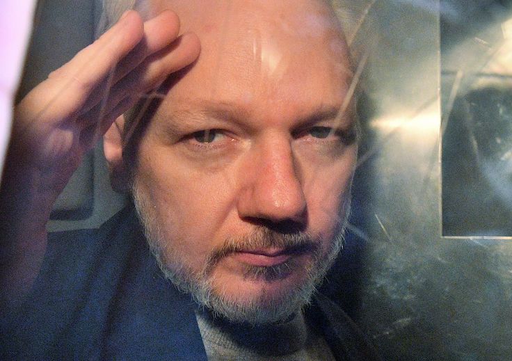 Assange Allies See Chance of Pardon Dwindling Amid Chaos of Trump's Final Days