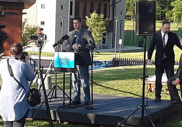 Parents Rally Behind Virginia Teacher Suspended Over Objection to Pronoun Policy