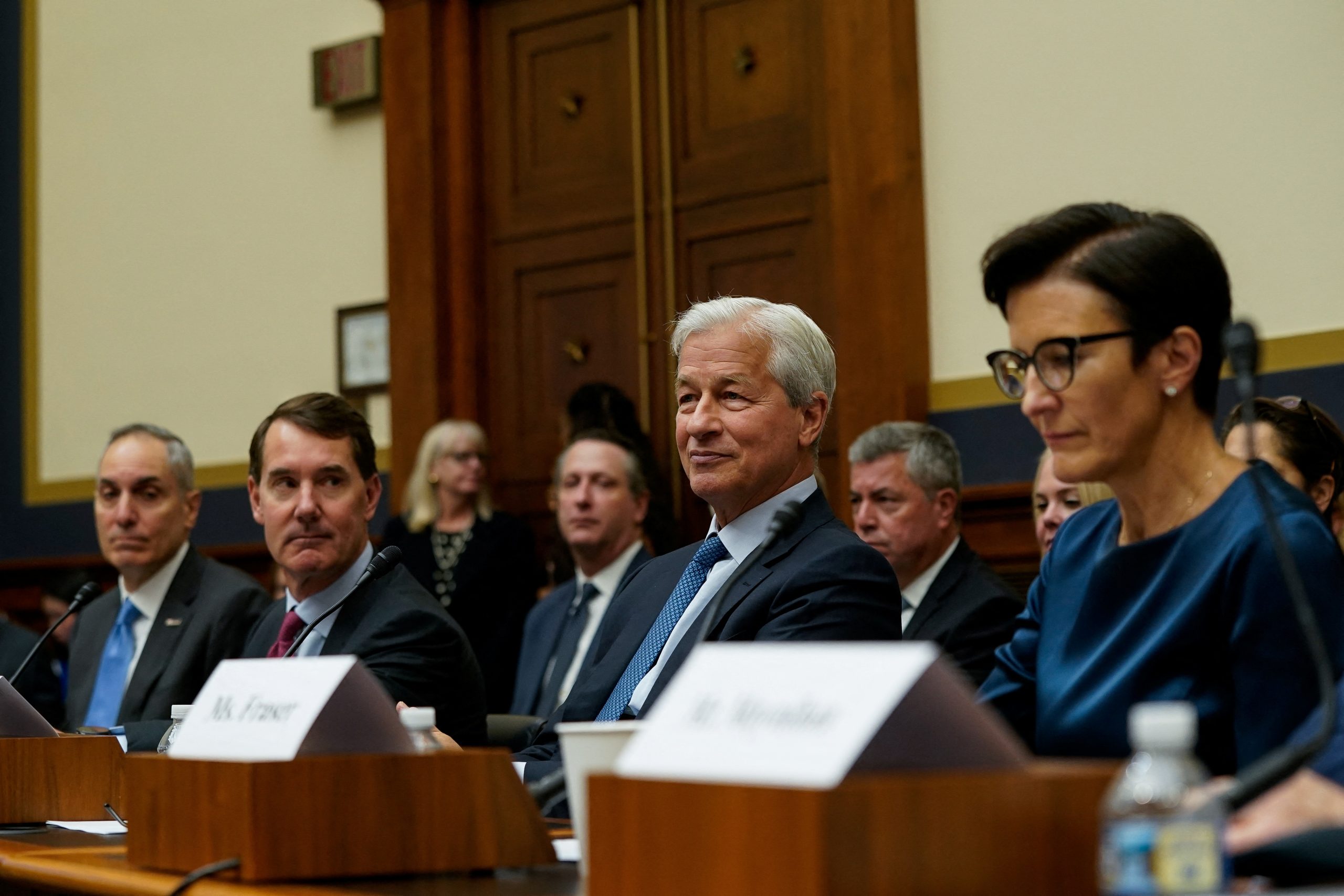 Republicans Grill Top Bankers Over China Ties